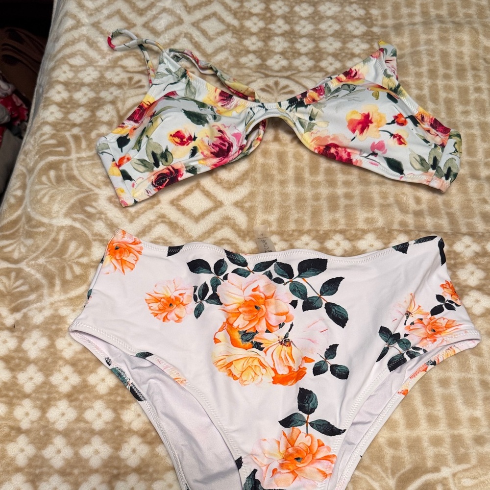 Cupshe Floral Bikini Set - White and Pink
